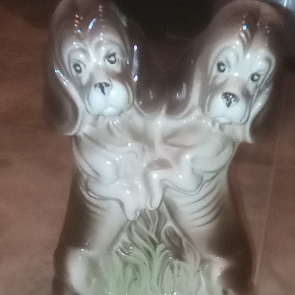 Vintage Hounds Statue